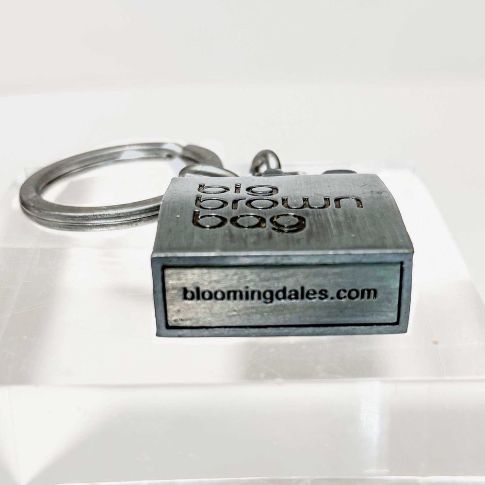 NEW - Iconic Bloomingdale's "Big Brown Bag" Silver 3D Sculptured Keychain Charm - Picture 3 of 4